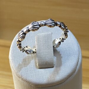 Anel com concha e zircônias na Prata Envelhecida - Tam 19