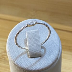 Anel Aro Torcido com Navete Cravejada - Prata 925