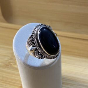 Alternative view of Anel Ônix Oval com Detalhes Trabalhados — Prata 925