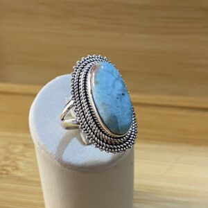 Alternative view of Anel Larimar Oval com Moldura Trabalhada — Prata 925