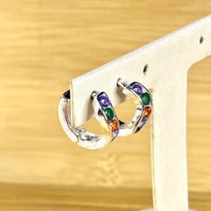 Alternative view of Brinco Ondulado com Zircônias Coloridas - Prata 925 - Click - 1,2cm