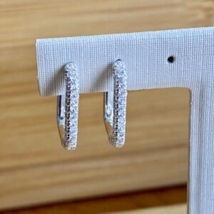 Alternative view of Brinco Retangular com Zircônias - Prata 925