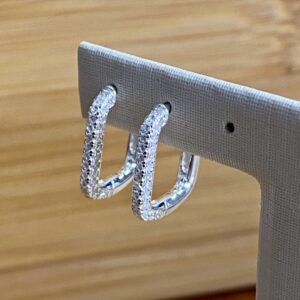 Brinco Retangular com Zircônias - Prata 925