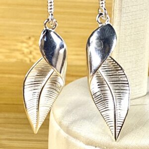 Alternative view of Brinco de Folha com Textura - Prata 925