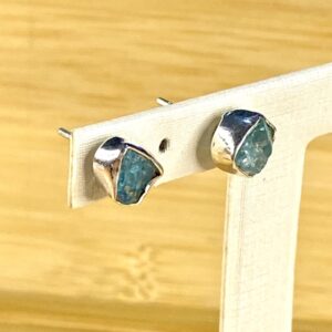 Brinco de Tarraxa com Topázio Azul Bruto - Prata 925