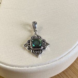 Pingente Mini Mandala de Abalone - Prata 925 - 1,5 cm