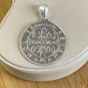 Pingente Medalha de Proteção São Bento - Prata 925 - 4,5 cm
