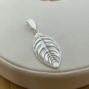 Pingente Folha Vazado – Prata 925 - 3,5cm