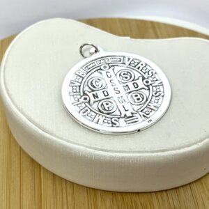 Alternative view of Pingente São Bento Eletroformação – Prata 925  - 5 cm