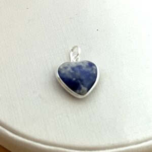 Alternative view of Pingente Coração de Sodalita – Prata 925