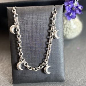 [Aço Inox] Pulseira Elo Portugues com Pingentes de Lua - Tam 17cm + extensor