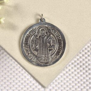 Alternative view of Prata 925 | Medalha São Bento | Eletroformação | 4,5cm