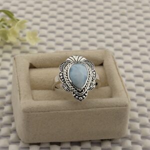 Prata 925 - Anel Pedra Natural | Gota Larimar com borda em relevo - Aro 22